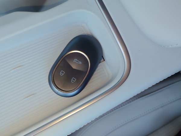 Nio ES6 2023, 23300 км, за 23977 USD - фото 12