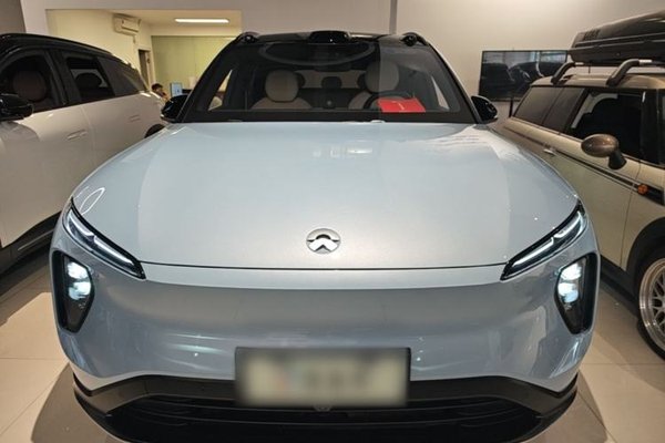 Nio ES6 2024, 31600 км, за 26557 USD