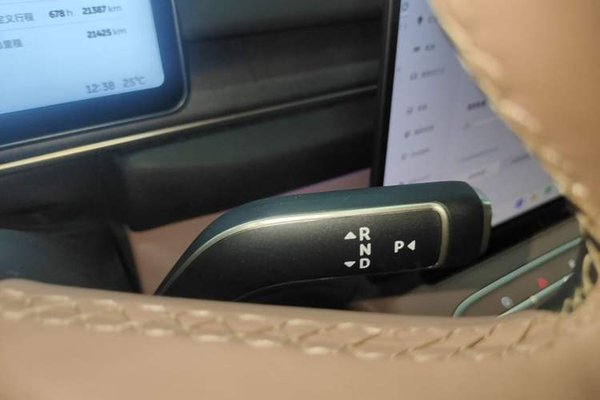 Nio EC6 2025, 21400 км, за 39646 USD