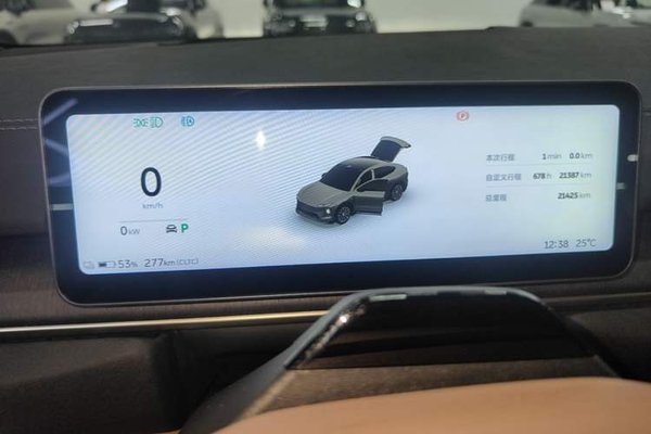 Nio EC6 2025, 21400 км, за 39646 USD