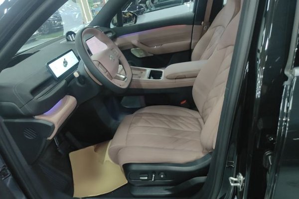 Nio EC6 2025, 21400 км, за 39646 USD