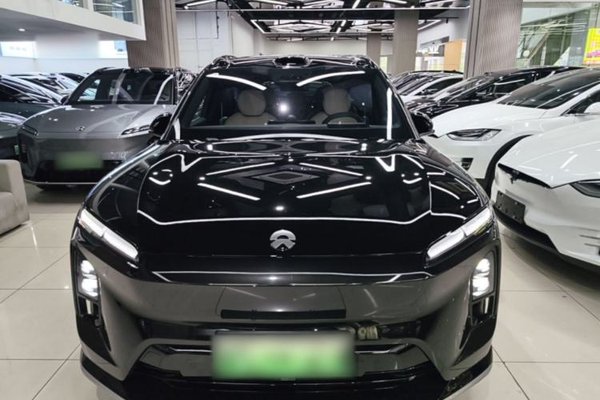 Nio ES6 2025, 9000 км, за 38349 USD