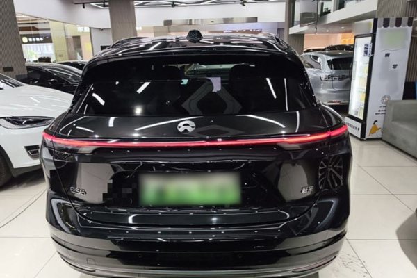 Nio ES6 2025, 9000 км, за 38349 USD