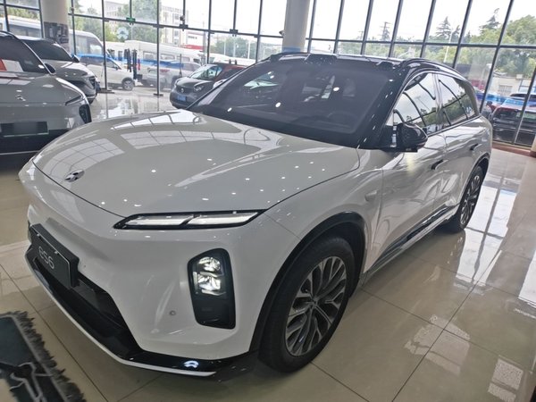 Nio ES6 · 2025 год