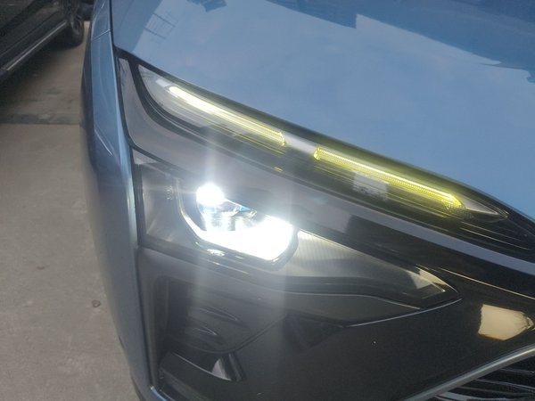 Nio ES8 2018, 64000 км, за 17529 USD - фото 7