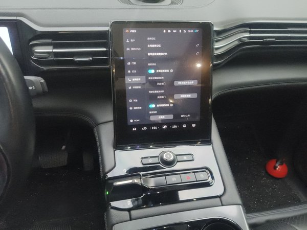 Nio ES8 2018, 64000 км, за 17529 USD - фото 14