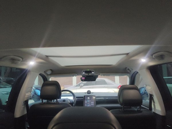 Nio ES8 2018, 64000 км, за 17529 USD - фото 19