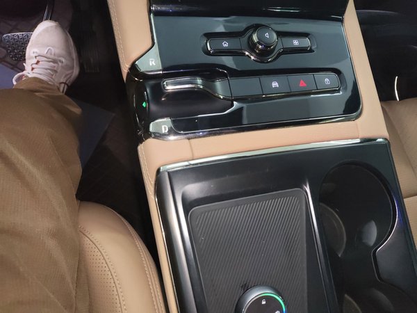 Nio ES8 2020, 147700 км, за 16740 USD - фото 17