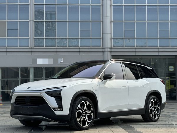 Nio ES8 · 2020 год