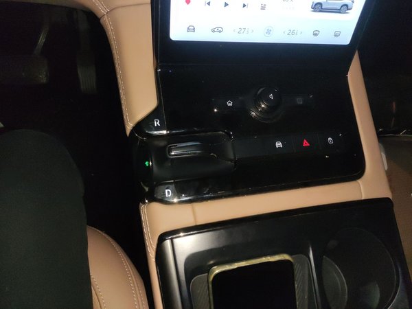 Nio ES8 2022, 38000 км, за 30447 USD