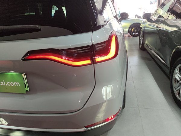Nio ES8 2022, 67500 км, за 21736 USD - фото 7
