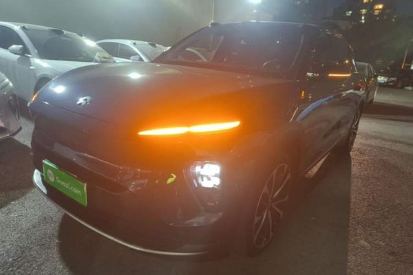 Nio ES8 · 2023 год