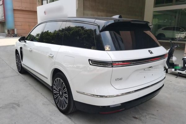 Nio ES8 2026, 8900 км, за 40642 USD