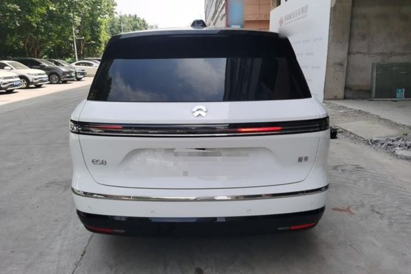 Nio ES8 2026, 8900 км, за 40642 USD