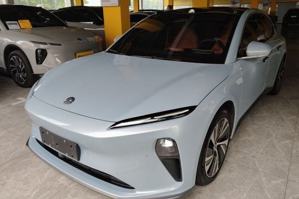 Nio ET5 · 2022 год