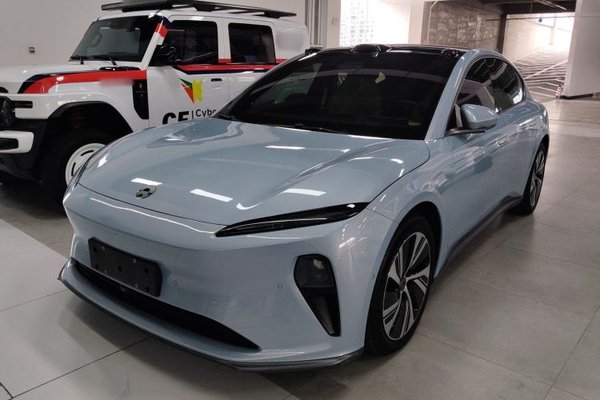 Nio ET5 · 2022 год