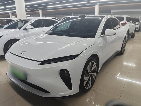 Nio ET5 · 2024 год