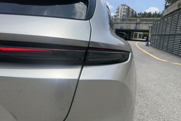 Nio ET5T 2023, 51200 км, за 21193 USD