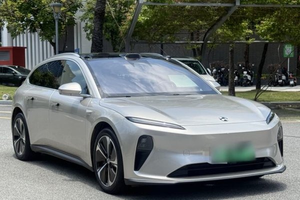 Nio ET5T 2023, 51200 км, за 21193 USD