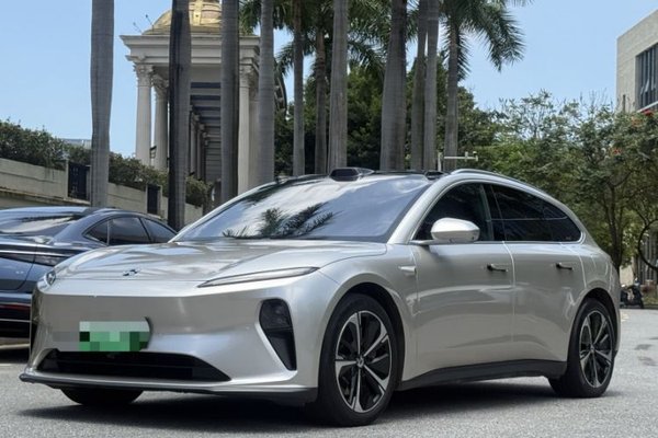 Nio ET5T · 2023 год
