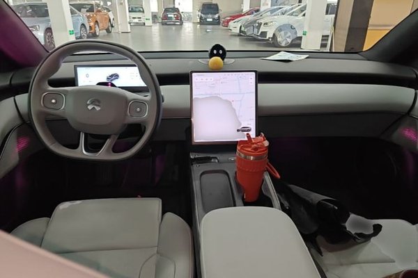 Nio ET5T 2024, 20800 км, за 24487 USD - фото 12