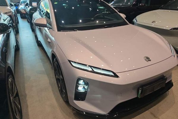 Nio ET5T 2025, 19300 км, за 27646 USD