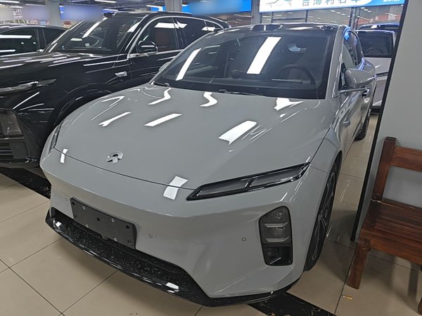 Nio ET5T · 2025 год
