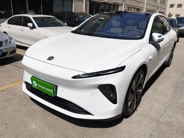 Nio ET7 · 2022 год