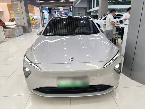 Nio ET7 2023, 55000 км, за 32036 USD