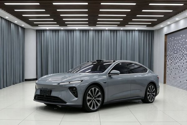 Nio ET7 · 2024 год