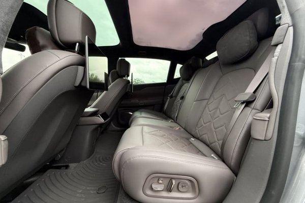 Nio ET7 2024, 23900 км, за 34123 USD - фото 34
