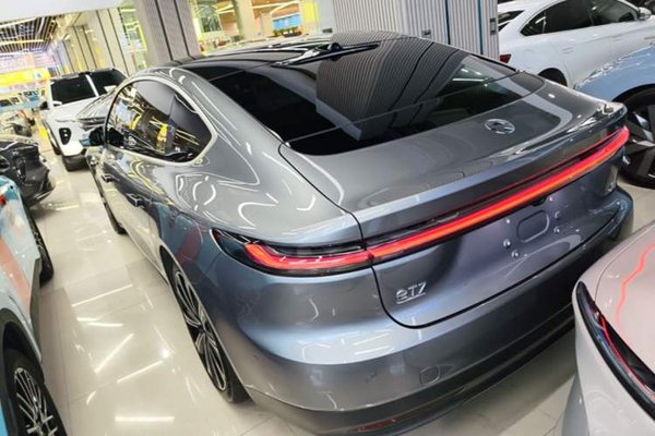 Nio ET7 2024, 23900 км, за 34123 USD