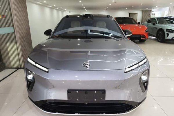 Nio ET9 2025, 17400 км, за 62509 USD