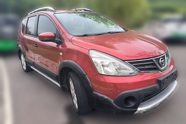 Nissan Livina 2015, 92500 км, за 3850 USD