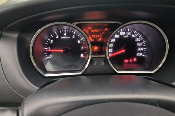Nissan Livina 2015, 92500 км, за 3850 USD - фото 11