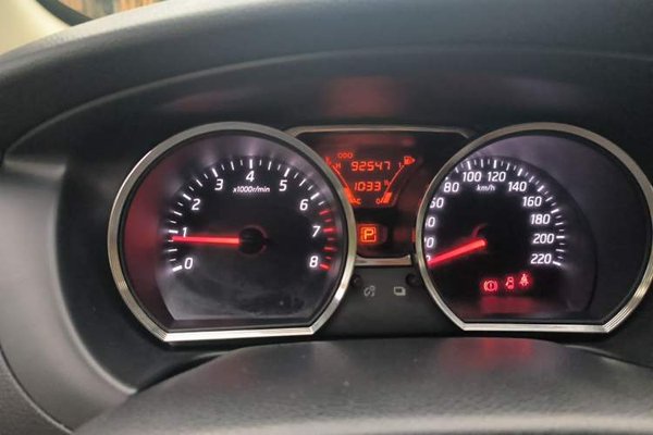 Nissan Livina 2015, 92500 км, за 3850 USD - фото 12