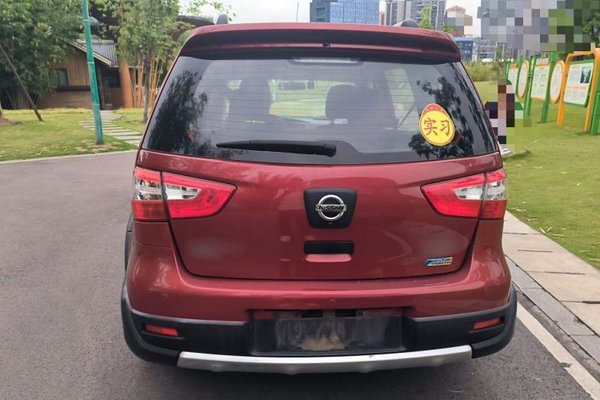 Nissan Livina 2015, 92500 км, за 3850 USD