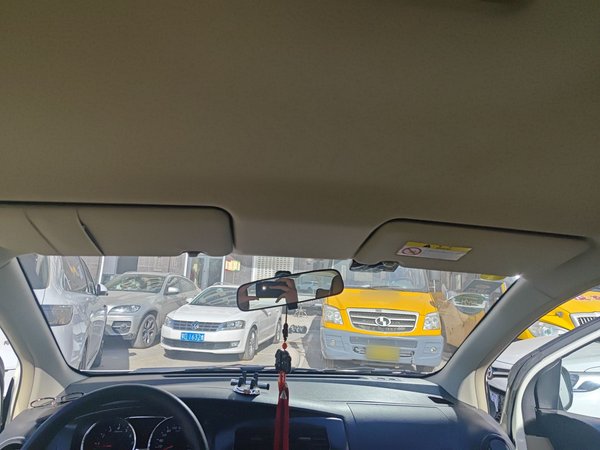 Nissan Livina 2015, 52800 км, за 6206 USD - фото 19