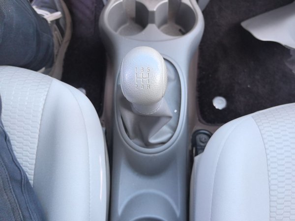 Nissan March 2010, 64200 км, за 6121 USD - фото 15