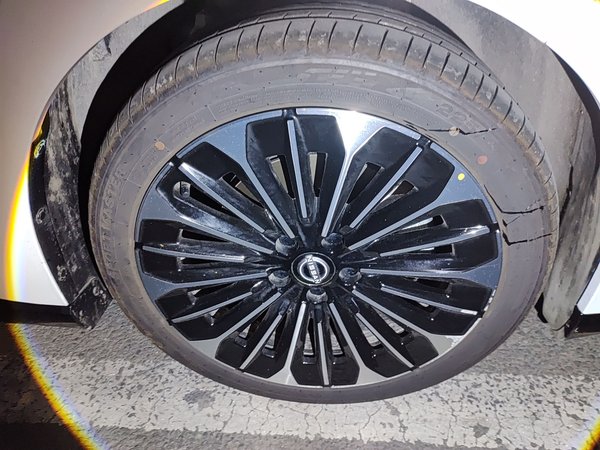 Nissan N7 2025, 11000 км, за 18821 USD