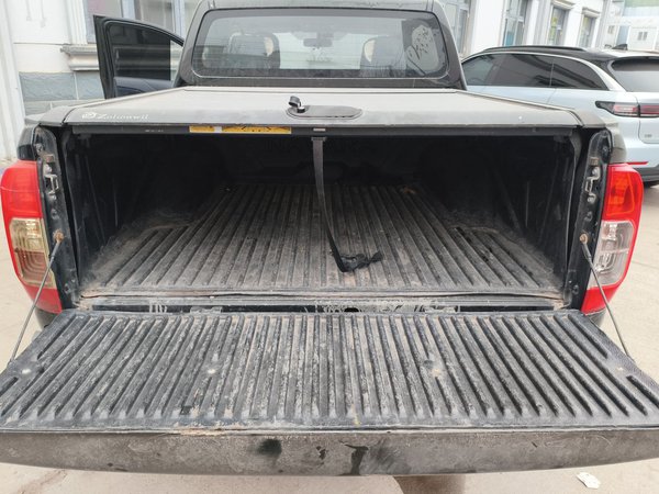 Nissan Navara 2017, 106100 км, за 12035 USD - фото 16