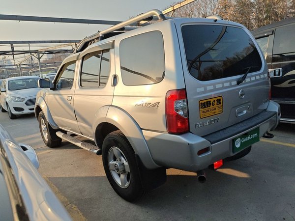 Nissan Paladin 2013, 102100 км, за 6508 USD