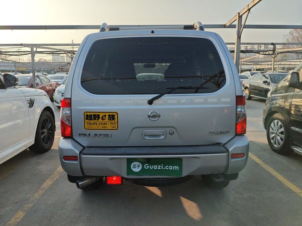 Nissan Paladin 2013, 102100 км, за 6508 USD