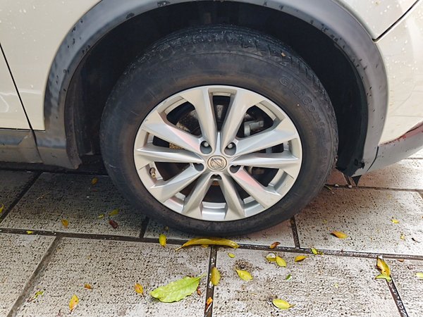 Nissan Qashqai 2016, 131200 км, за 7099 USD