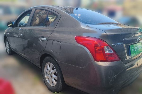 Nissan Sunny 2015, 87800 км, за 4861 USD