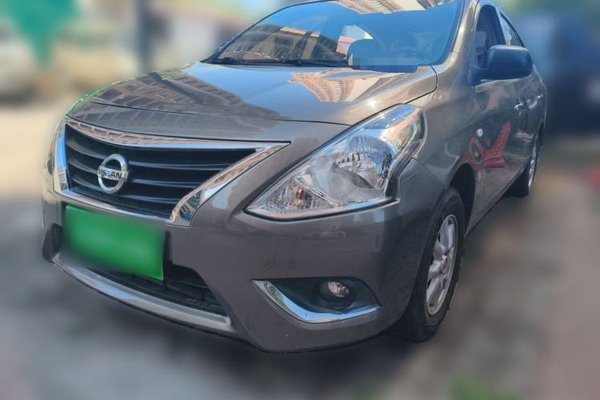 Nissan Sunny · 2015 год