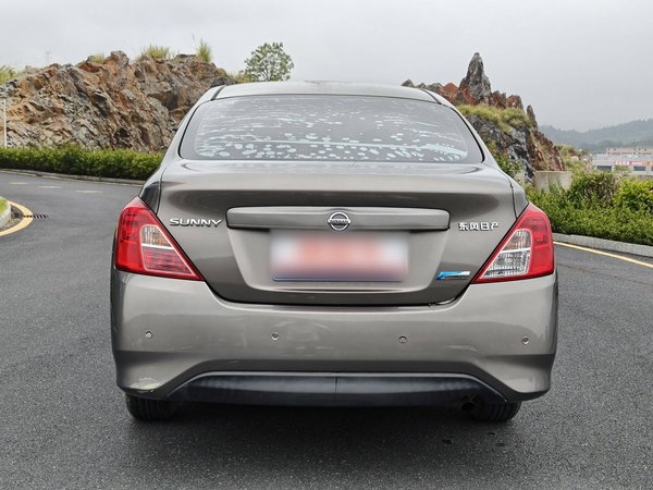 Nissan Sunny 2015, 98000 км, за 4570 USD