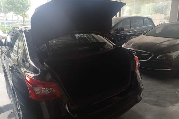 Nissan Sylphy 2018, 56100 км, за 7974 USD - фото 22