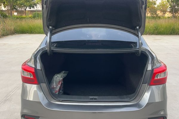 Nissan Sylphy 2019, 24700 км, за 8564 USD - фото 9
