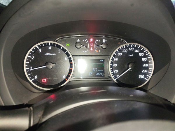 Nissan Sylphy 2019, 90900 км, за 6812 USD - фото 12